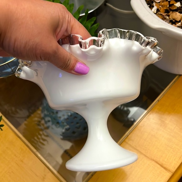 Fruitstand, porcelain crystal, 8" diameter, 6" high - Picture 3 of 4